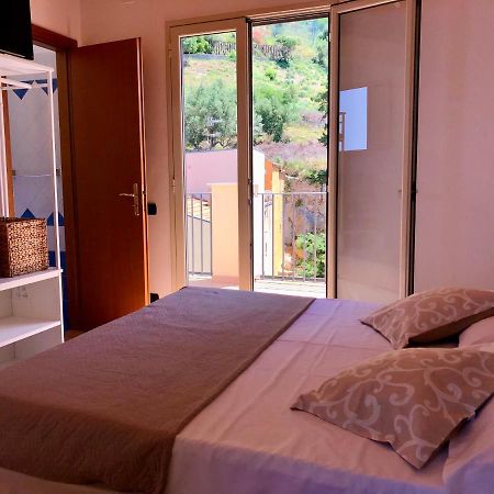 Appartamento La Casa Sulla Scogliera Cefalù Esterno foto