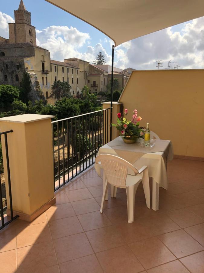Appartamento La Casa Sulla Scogliera Cefalù Esterno foto